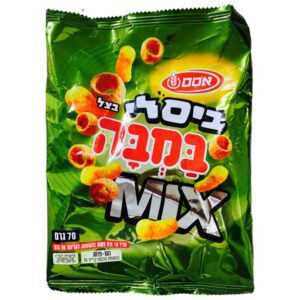 אסם-ביסלי-במבה: חטיף מיקס חיטה בטעם בצל עם חטיף בוטנים